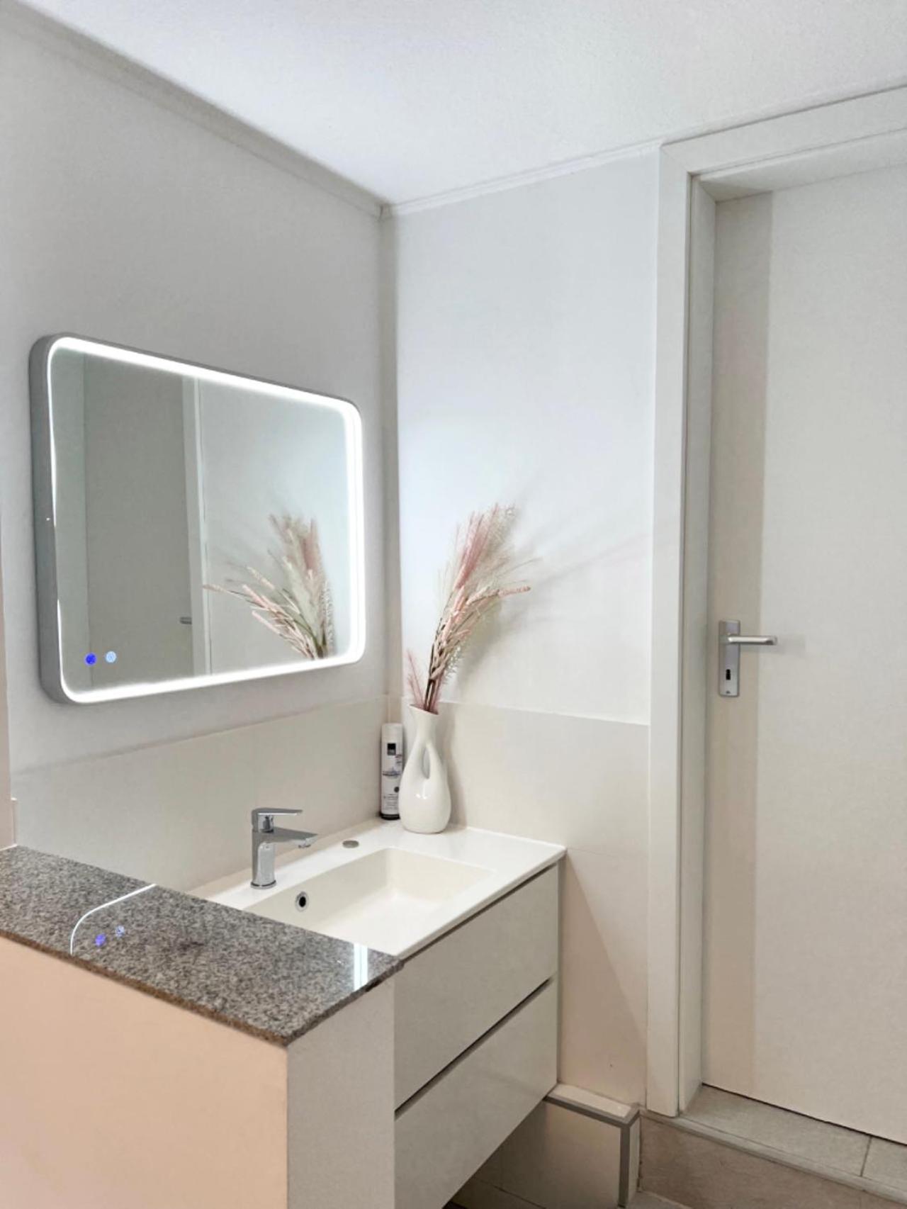 Near Düsseldorf Fair Messe, 2-bedroom apartment with nice Terrace&big Garden Exterior foto